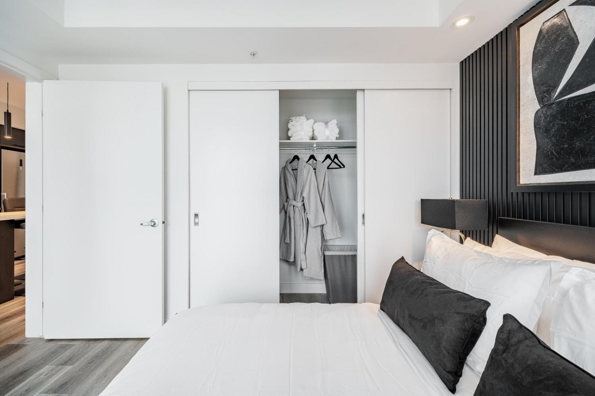 Westview Luxury Suites Ottawa Exterior photo