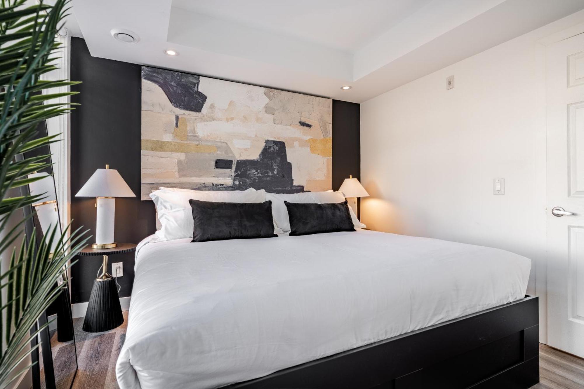 Westview Luxury Suites Ottawa Exterior photo