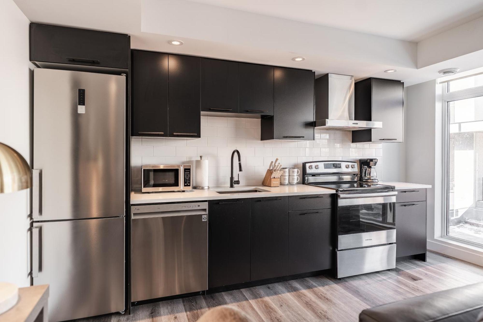 Westview Luxury Suites Ottawa Exterior photo